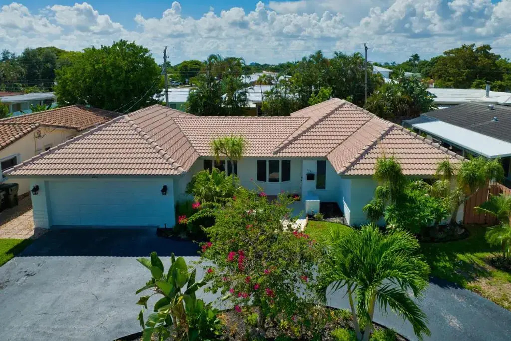 Sail Away Beach Cottage Sleeps 10 Heated Pool