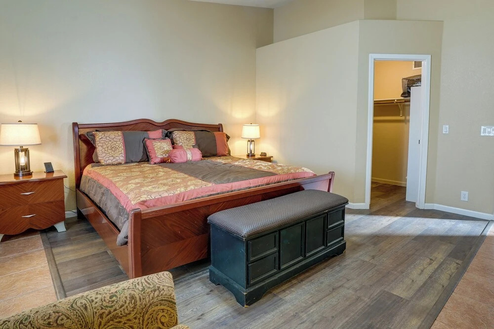Pet-friendly Yard! Home Near State Farm Stadium