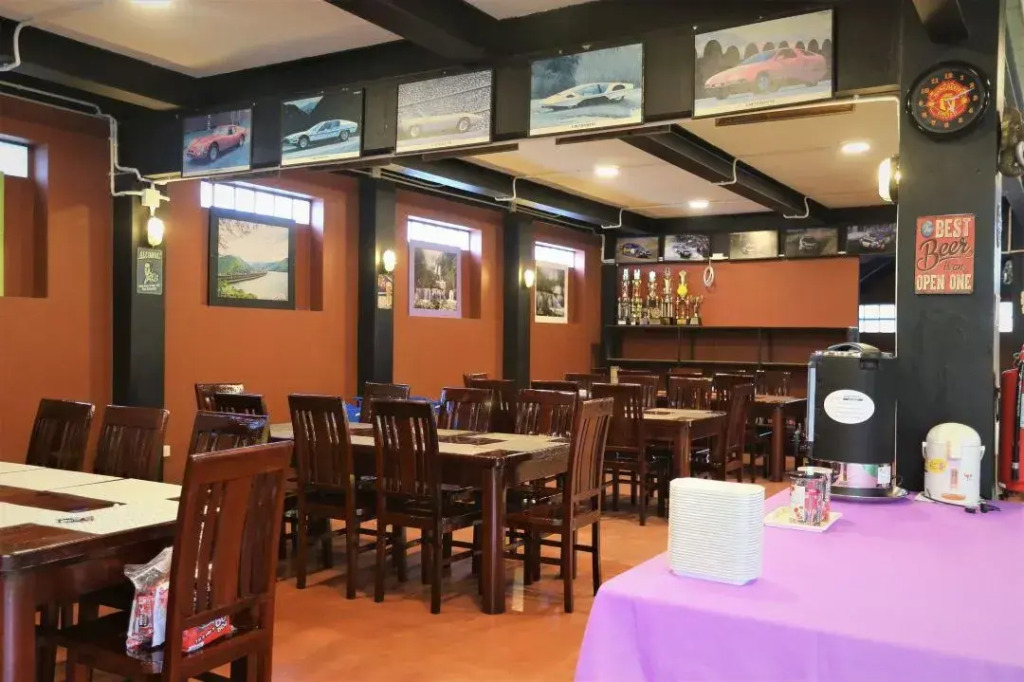 Baan Chang Hotel & Coffee House