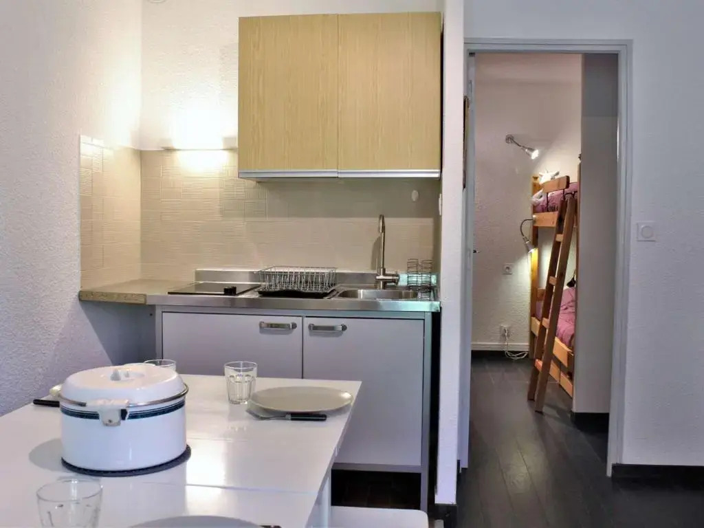 Appartement Risoul, 1 pièce, 4 personnes - FR-1-330-527