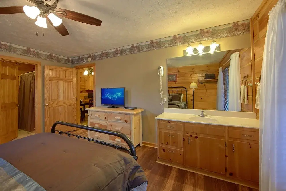 Bear Creek - 2 Br Cabin