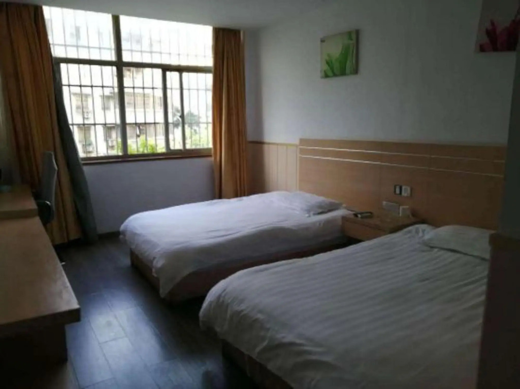 Heng 8 Hotel Chain (Shaoxing Binhai Store)
