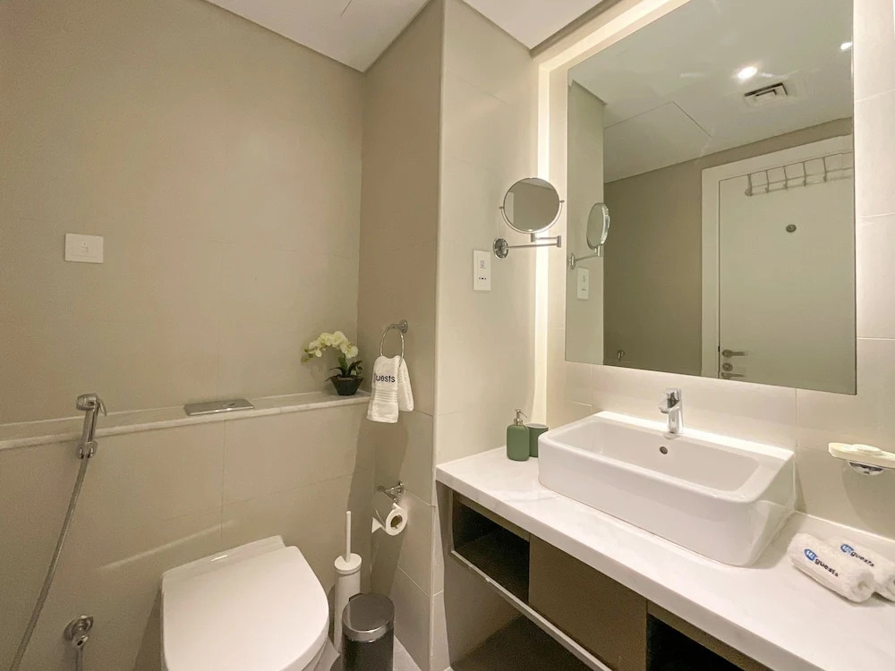Canal view Studio and One Bedroom Apartments, Damac Maison Prive by TSHH