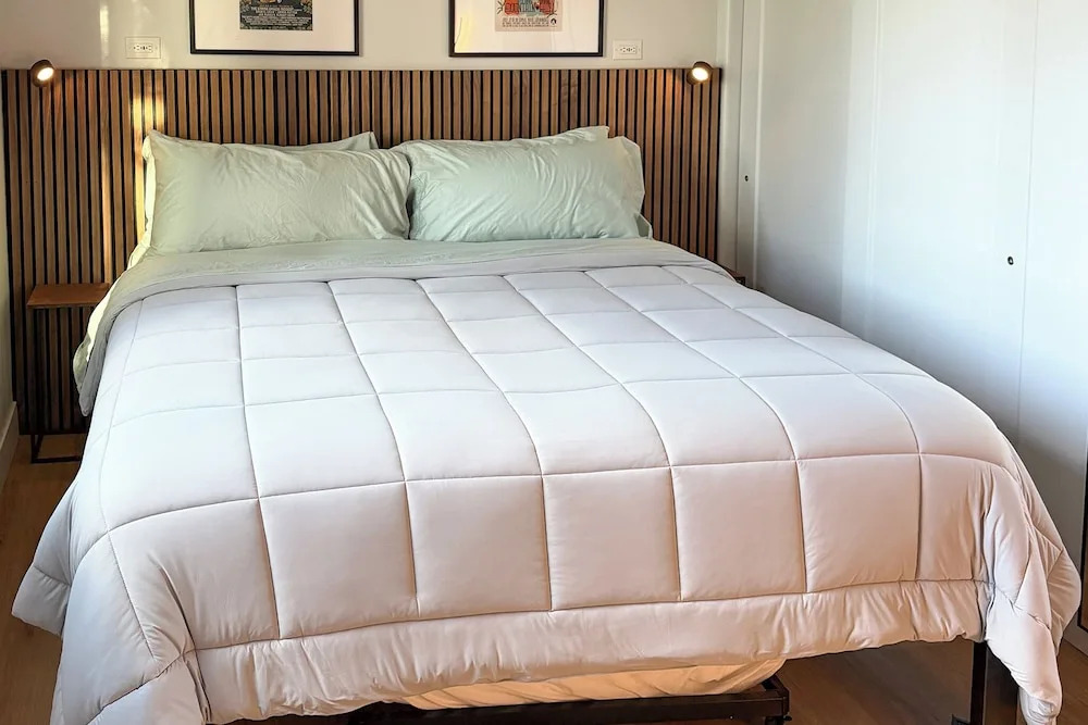 Modern Cabin Living! Mtn-view Gem in Munds Park