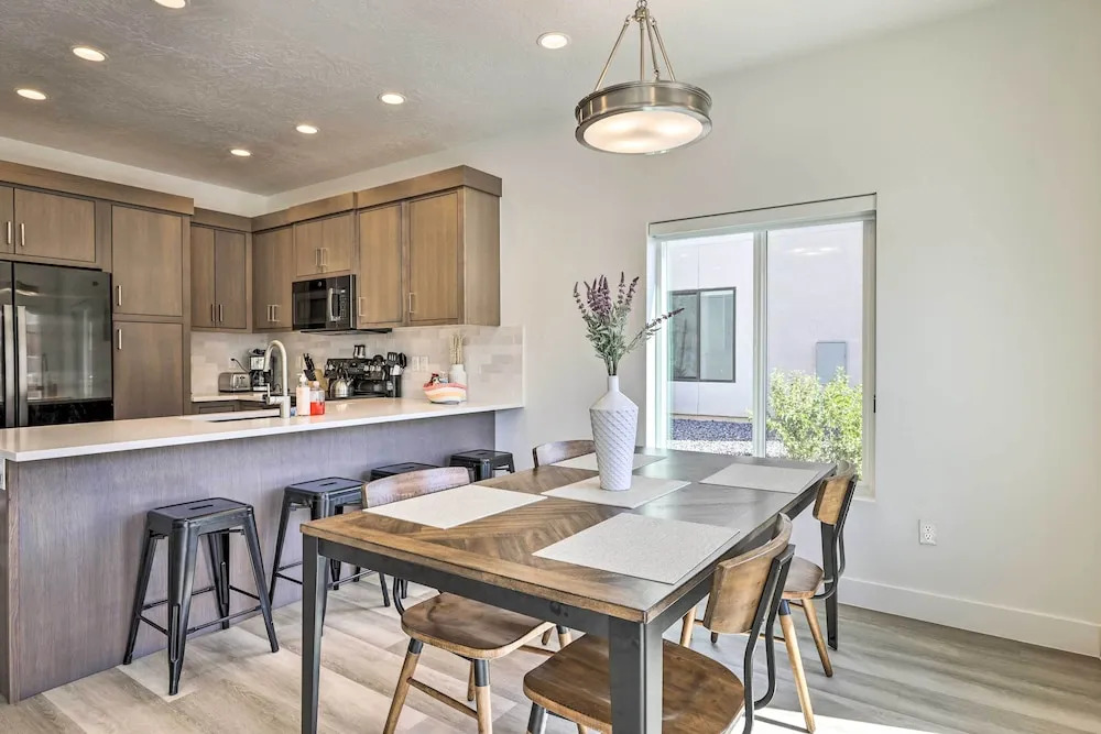 Spacious St. George Townhome w/ Grill & Views!