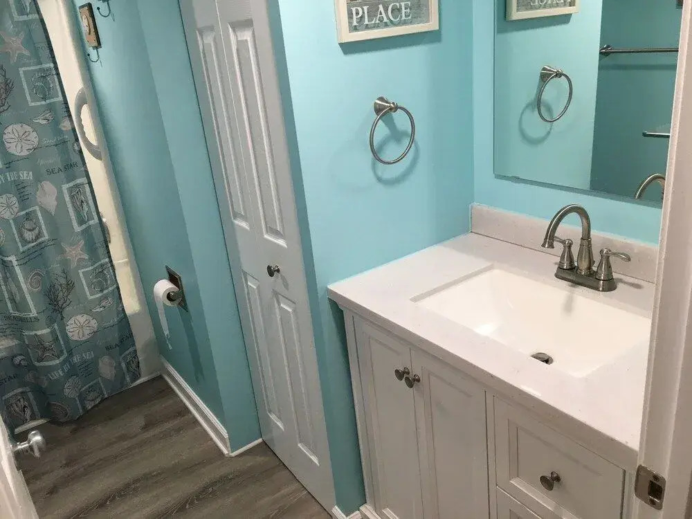 Oceanview condo Steps to the beach