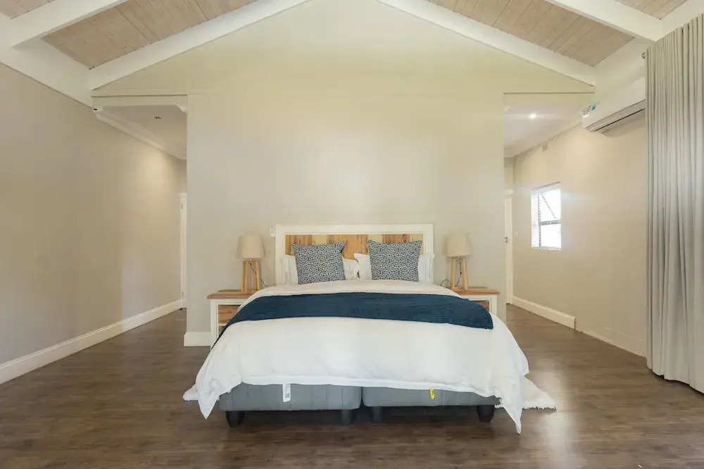 Upmarket 4 bed Chisipite House 2193