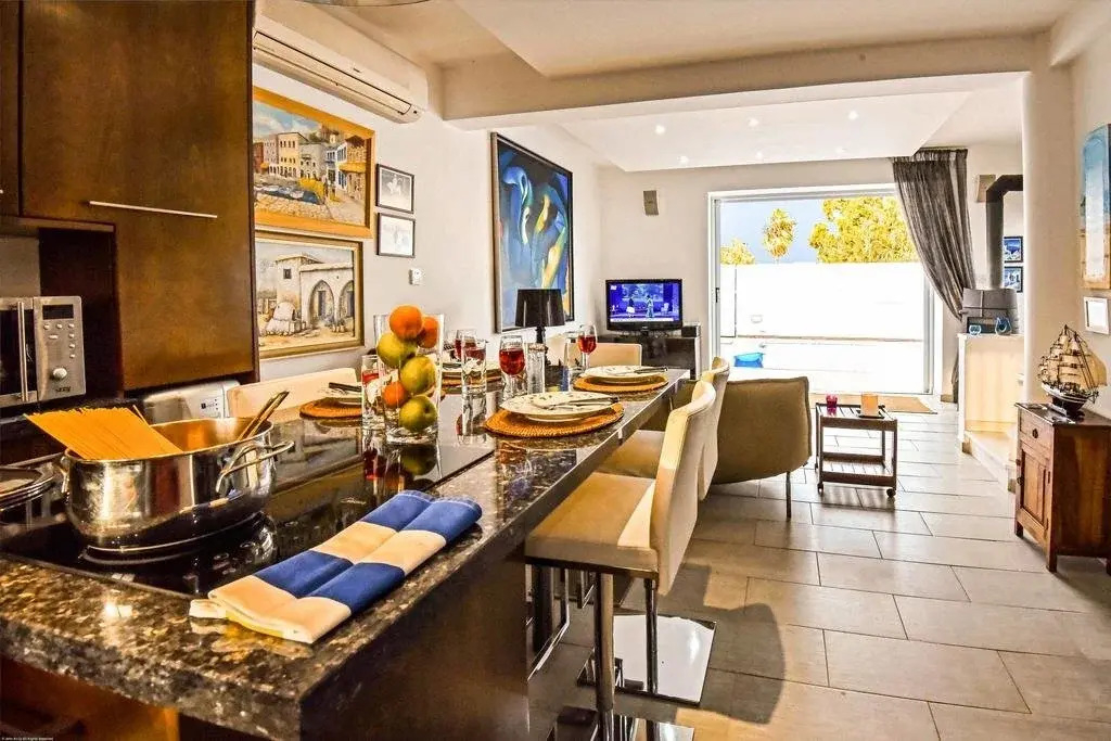 2 Br Villa Blue Phoenix - Chg 8911