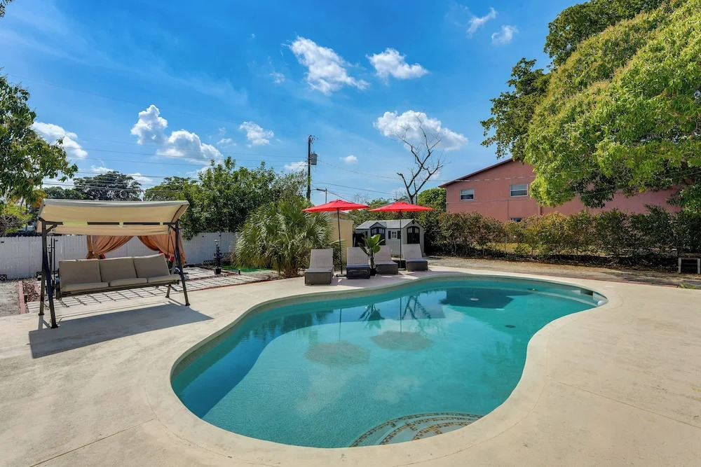 Oakland Park Gem w/ Year-round Pool, 4 Mi to Beach