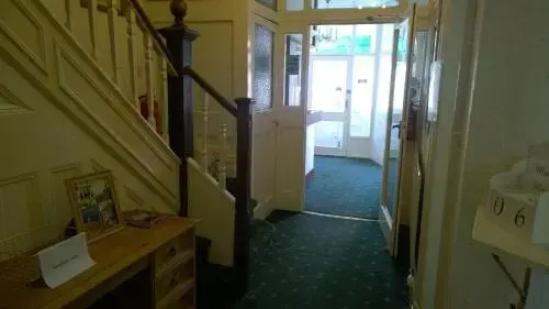 Hartshead Hotel