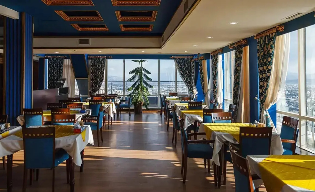 Chamran Grand Hotel