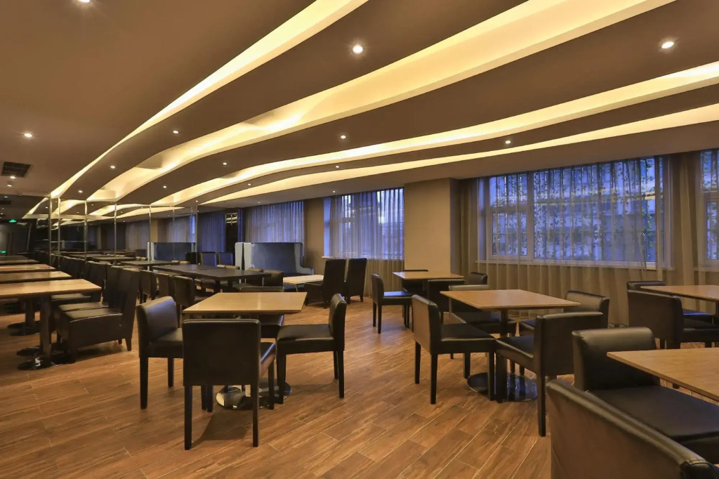 Atour Light Hotel Dalian Zhongshan Square Renming Road