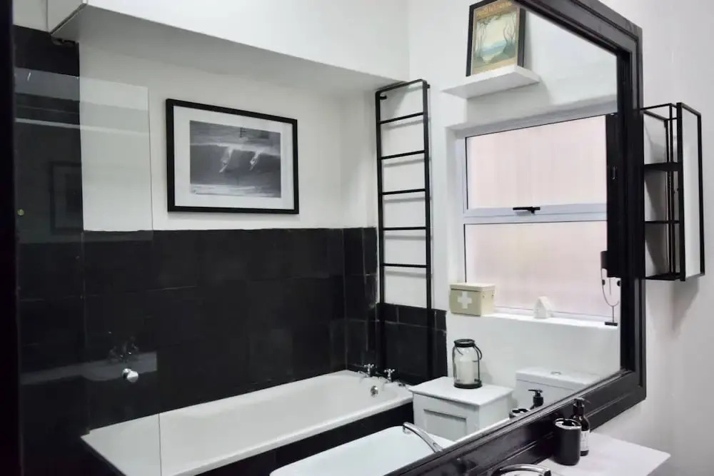 Characterful and Stylish 3 Bedroom Home In Green Point