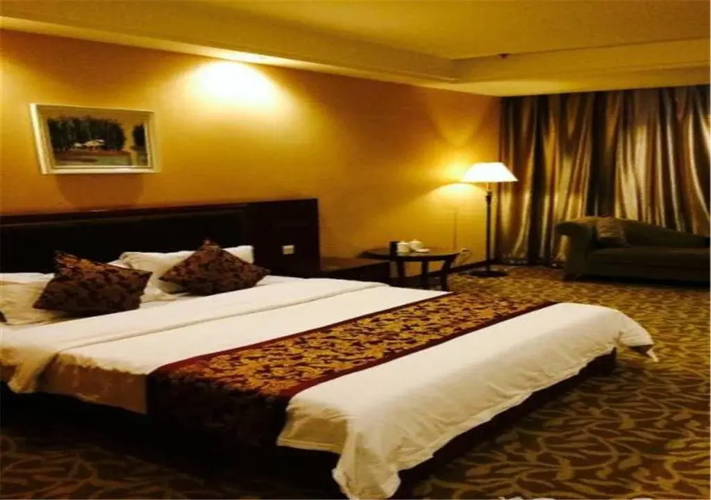 Golden Beach Hotel