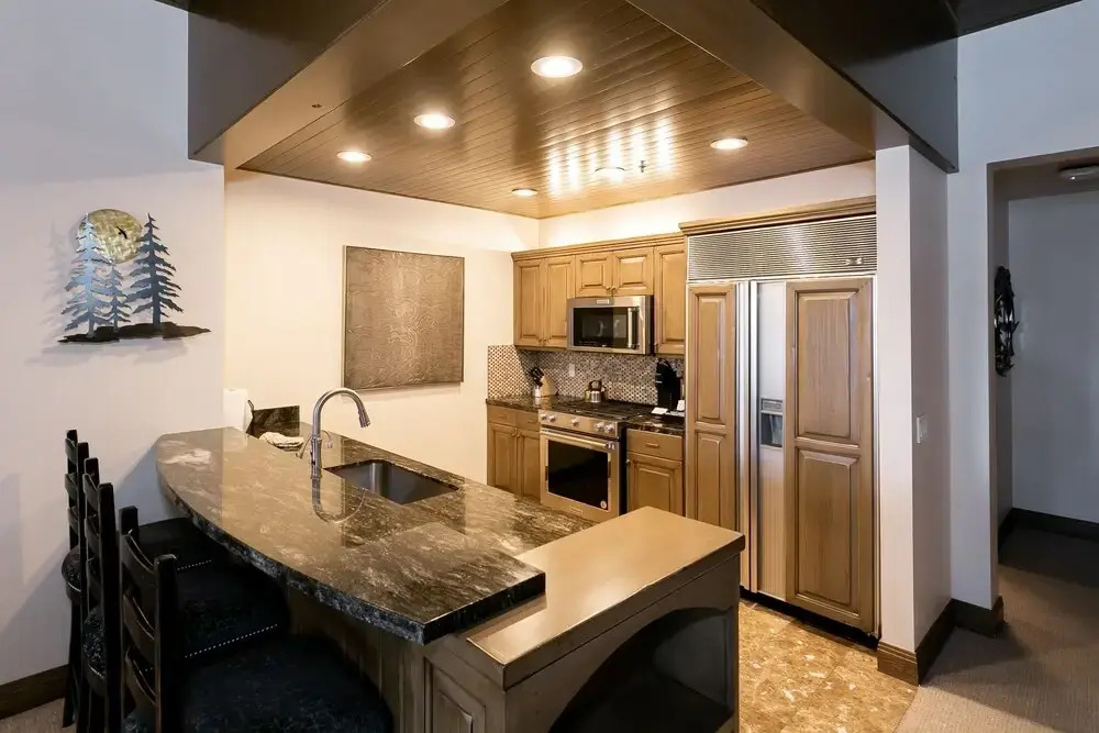 Premium Luxury Three Bedroom Suite with Two Hot Tubs