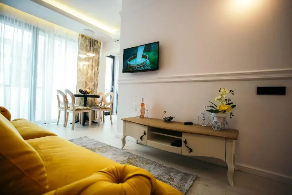 Briana Luxury Studio
