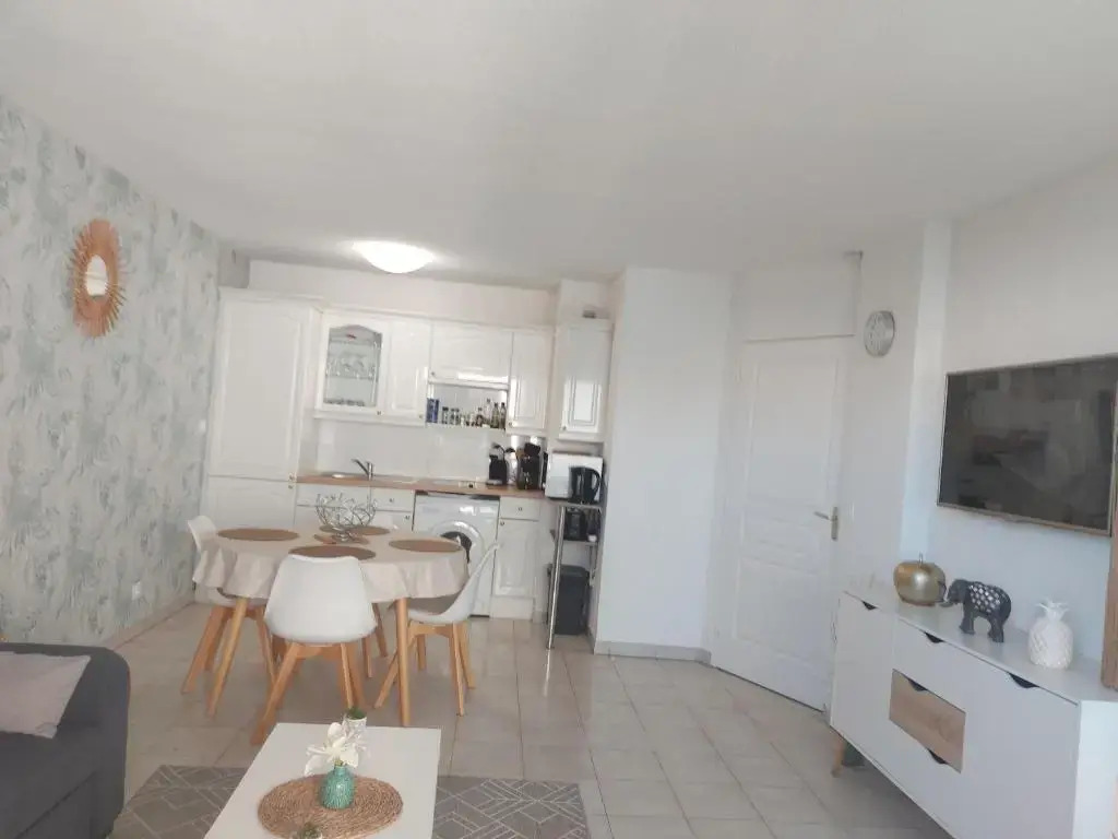 Appartement Juan-les-Pins antibes piscine et mer a 200m