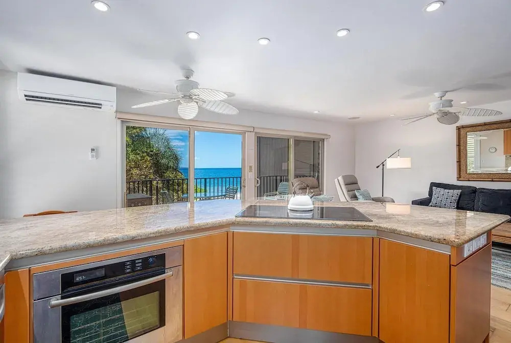 Hale Hui Kai 208 - Ocean View Luxury Condo on the Best Beach on Maui, Split AC!