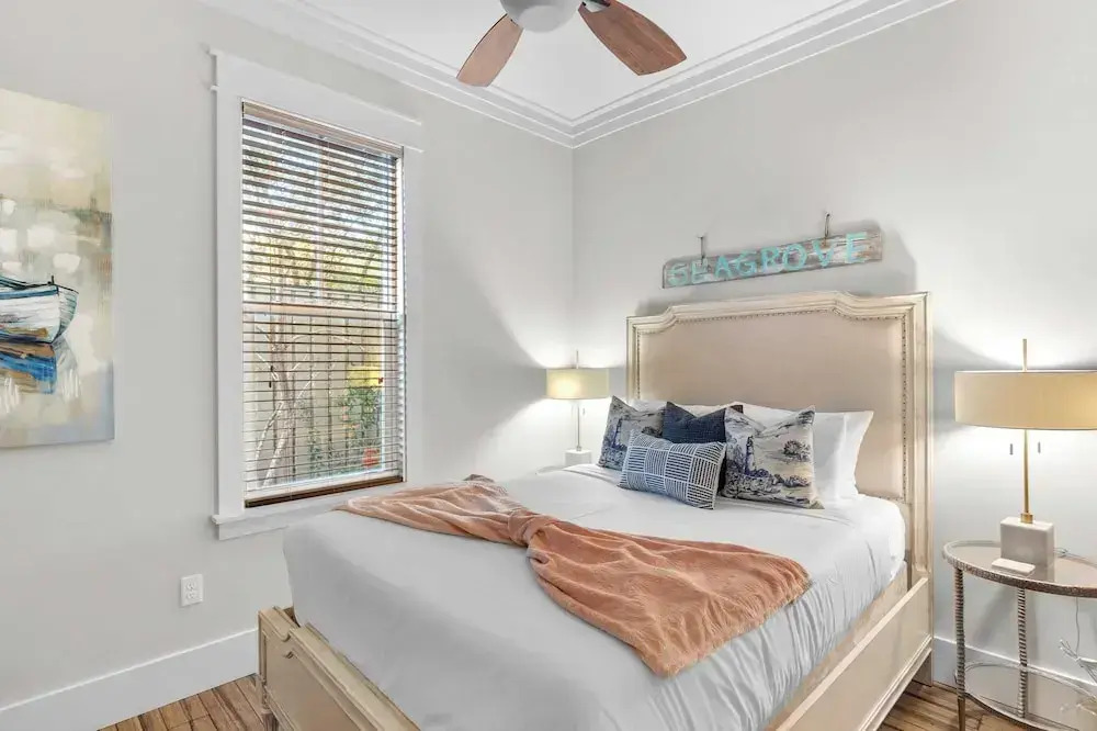 Seagrove Gardens Mins to the Beach, Santa Rosa Retreat w/ A+ Design