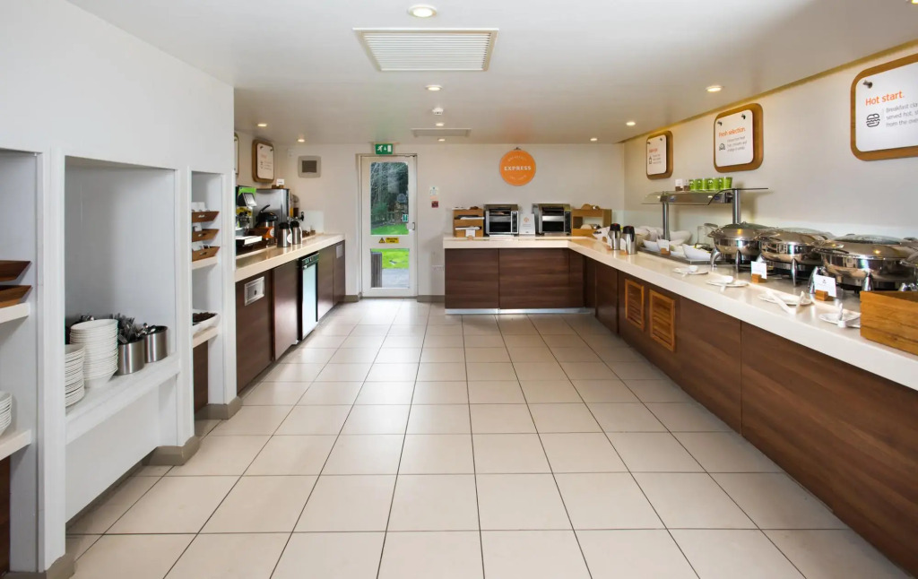 Holiday Inn Express Warwick - Stratford-upon-Avon by IHG