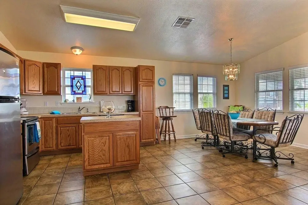Tropical Touchdown - 4 Br Home