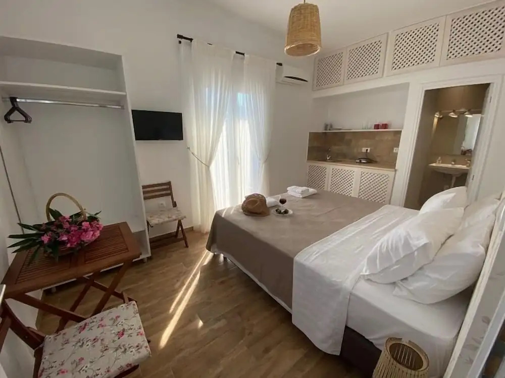Reginas Apartments