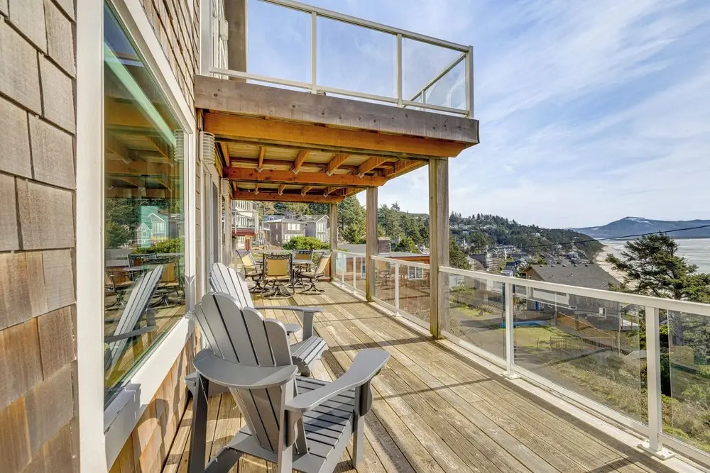 Oceanside Escape w/ Stunning Views: Walk to Beach!
