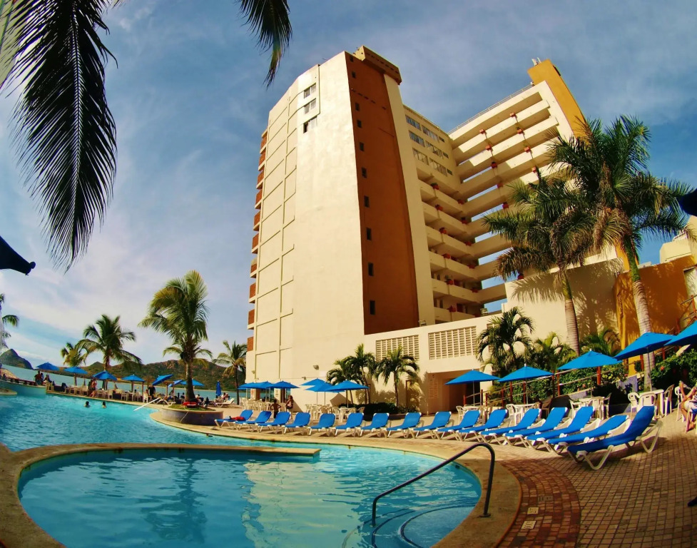 Las Flores Beach Resort