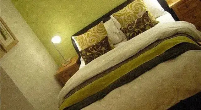 Bath House Hotel & Restaurant