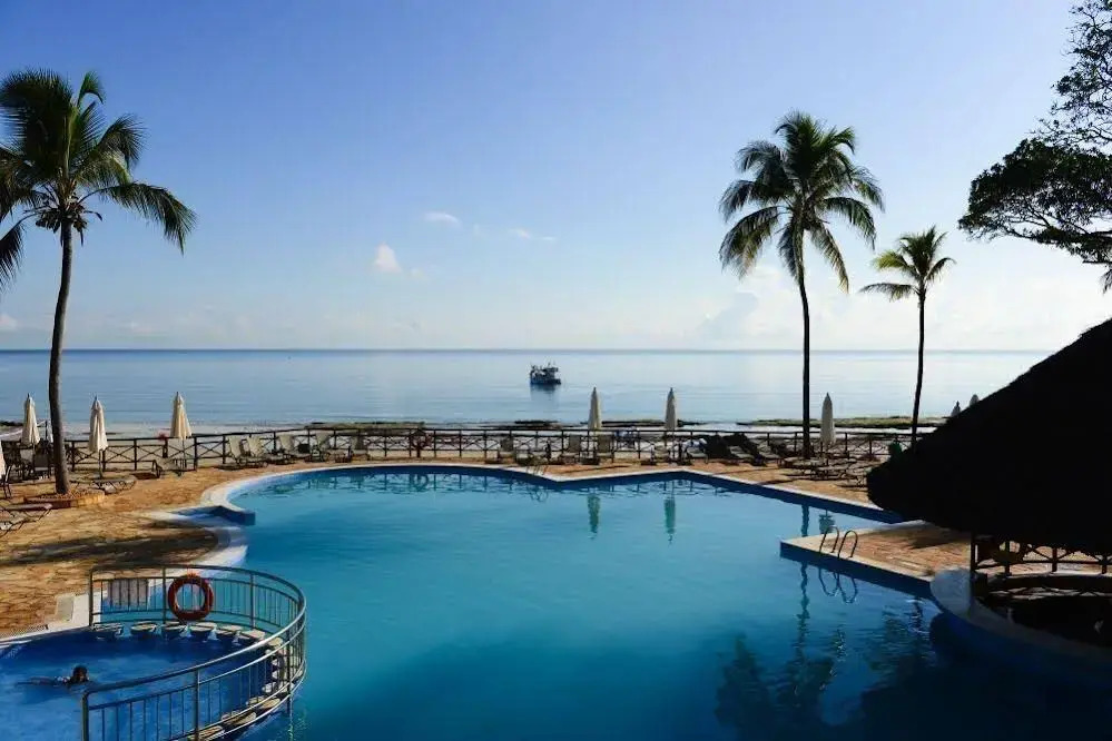 Ledger Plaza Bahari Beach Hotel