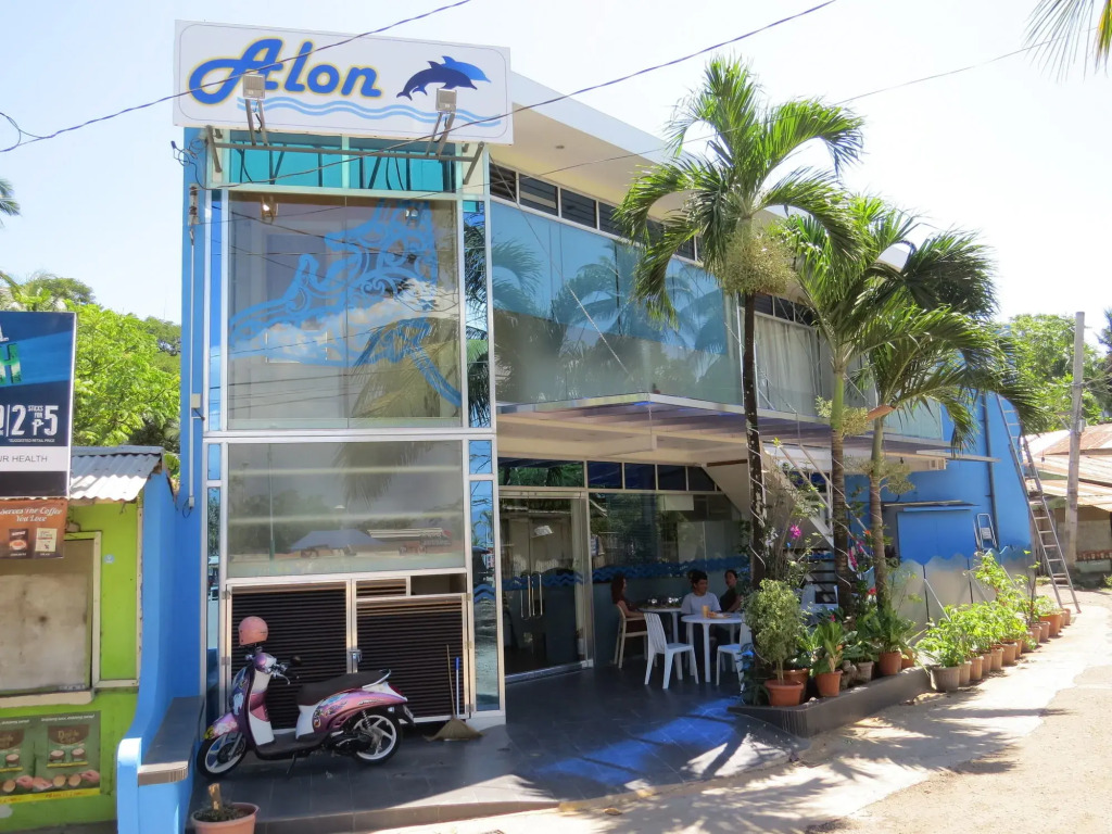 Alon Travelers Lodge