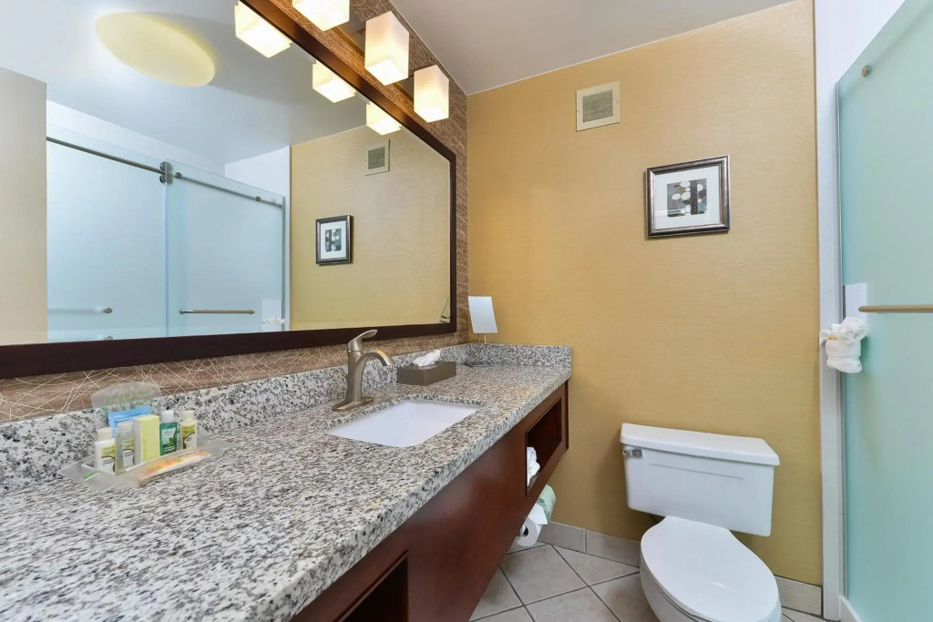 Holiday Inn Express Hotel & Suites Fishermans Wharf by IHG