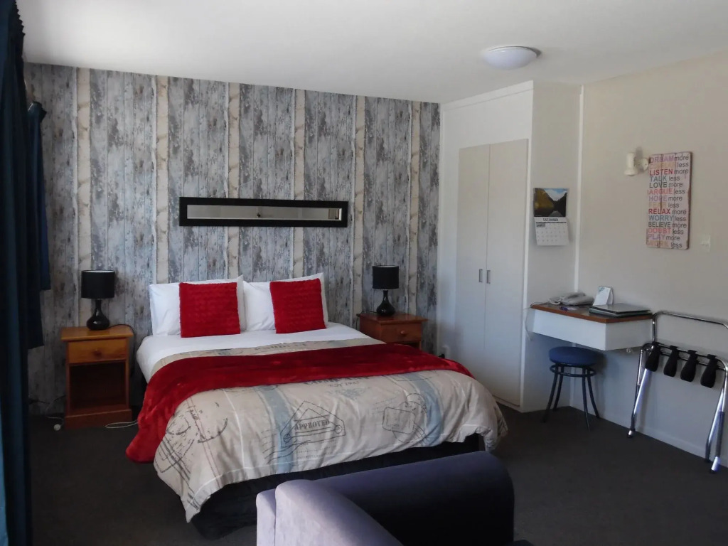 Aden Motel