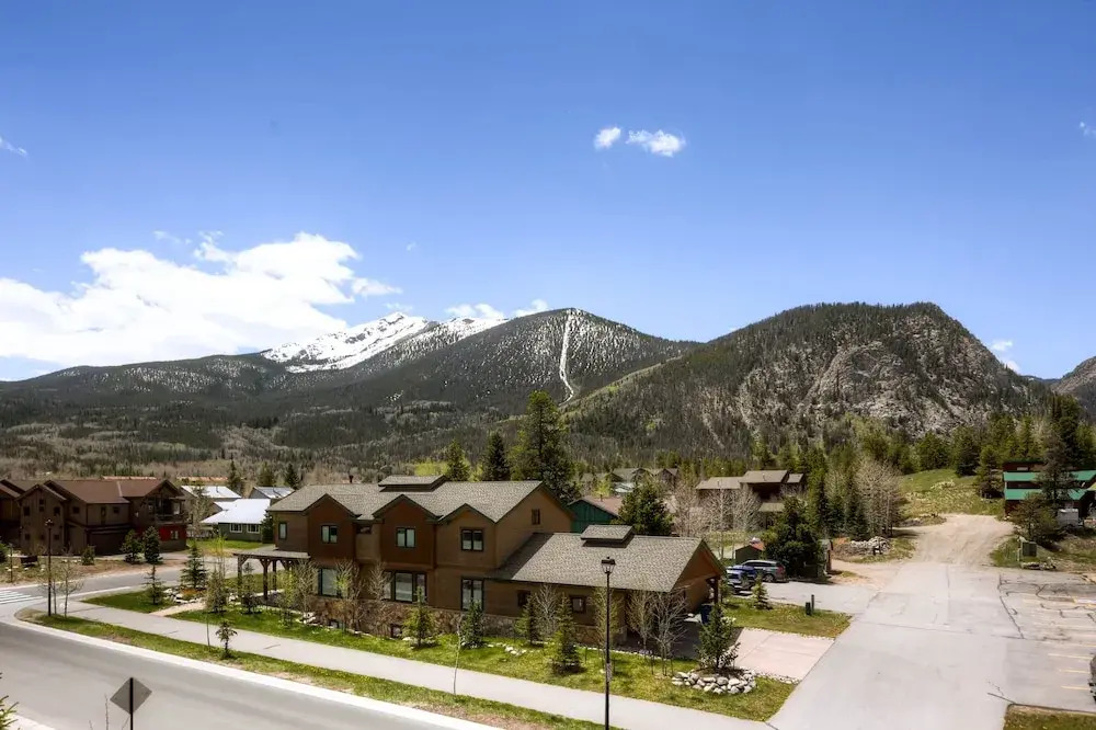 Boulevard Bend Condo: Stroll To Main St, Ski Shuttle