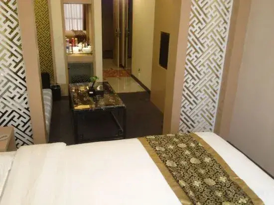 Holiday Sunshine Business Hotel