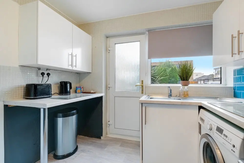 Bourne Court Attractive 1 bdrm Apartment