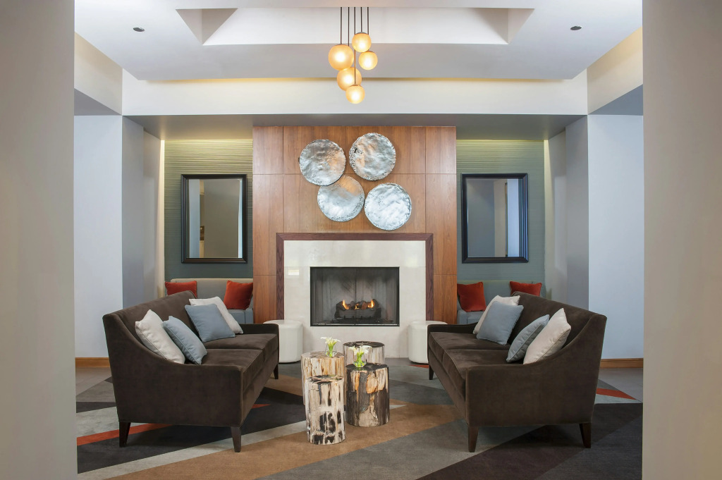 DoubleTree by Hilton Hotel and Conference Center Chicago North Shore