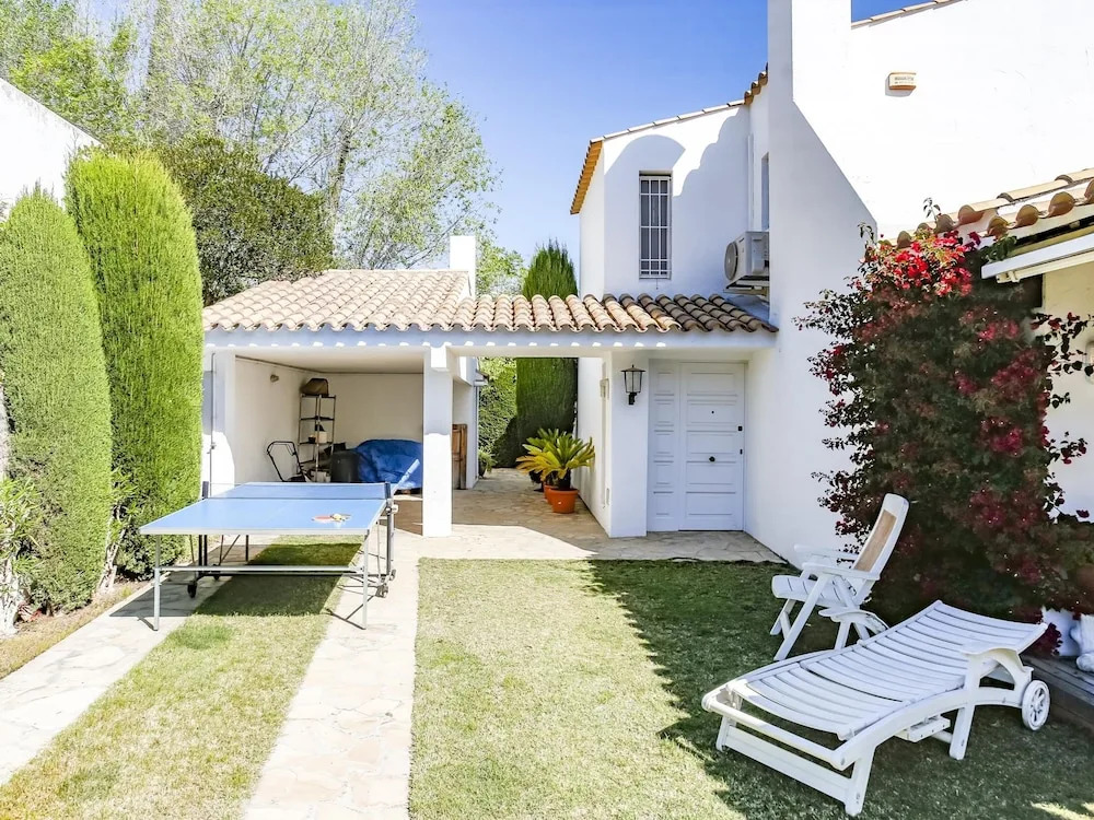 Casa Independiente con Jard n y Piscina Privada