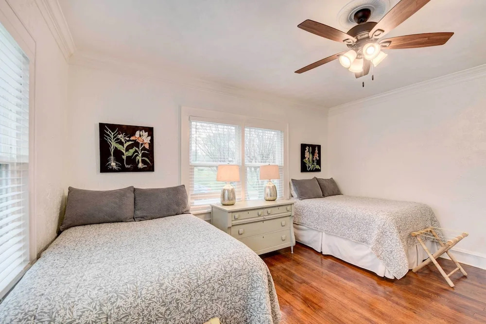 2 Mi to Dtwn: Waco Home w/ Shared Yard