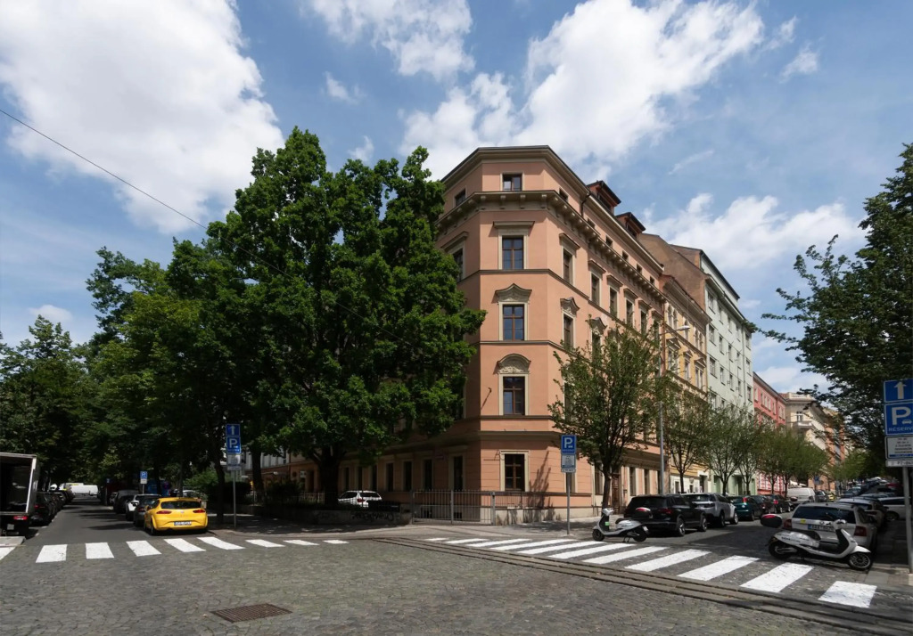 Bohemian Dreams Apartments and Suites by Dwellfort