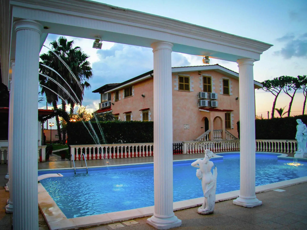 Spacious Villa in Anzio with Private Swimming Pool
