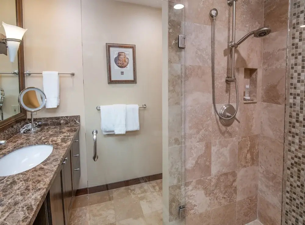 Highlands Slopeside Townhome #18 3 Bedroom Condo by RedAwning