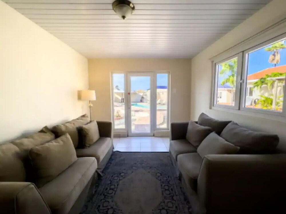 Spacious 6BR Villa w Pool Close2beach Sleeps 16