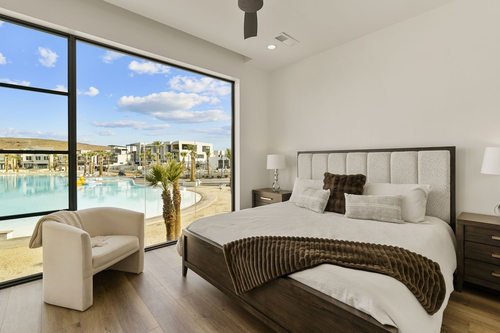 Pearl Beach A+b 6 Bedroom Home