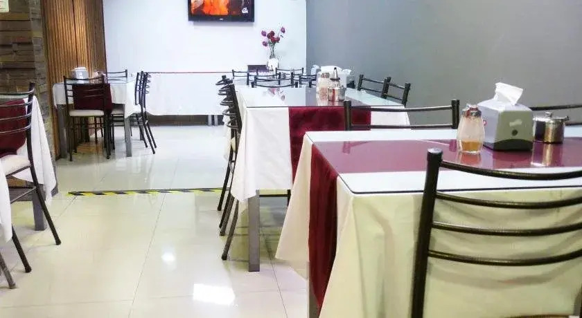 Hostal El Roble