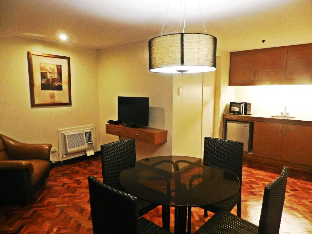 Salcedo Suites