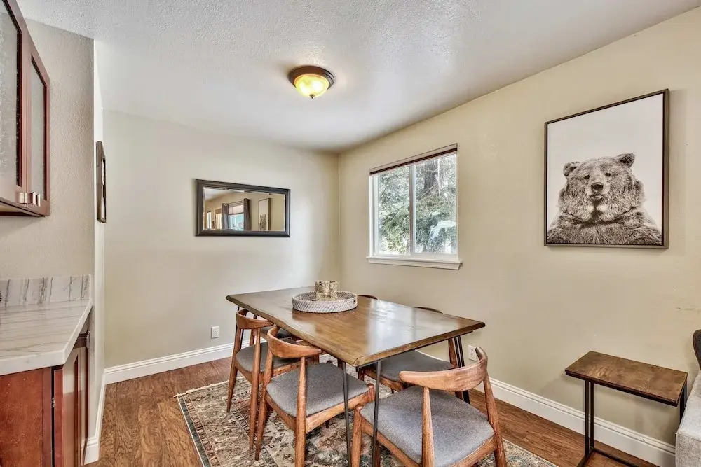 Dancing Bear Cabin Pet Friendly, Sleeps 4, Totally Cute!