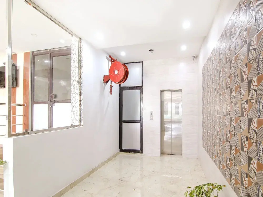OYO 13314 Grand Almada Inn