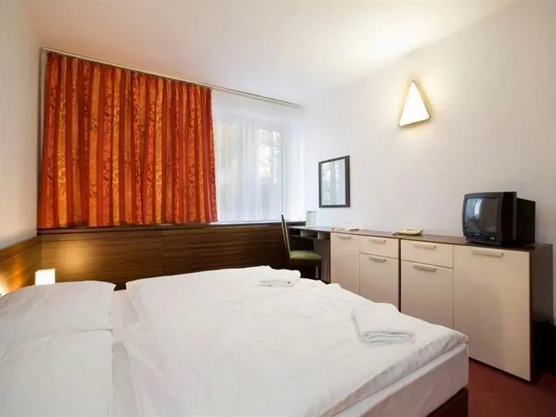 Hotel Echo