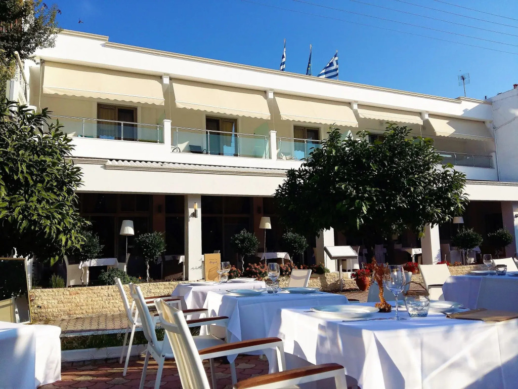Akrogiali Exclusive Hotel